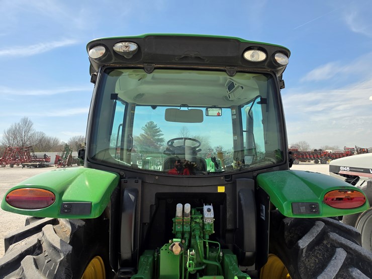 2016-john-deere-6110r-image-17