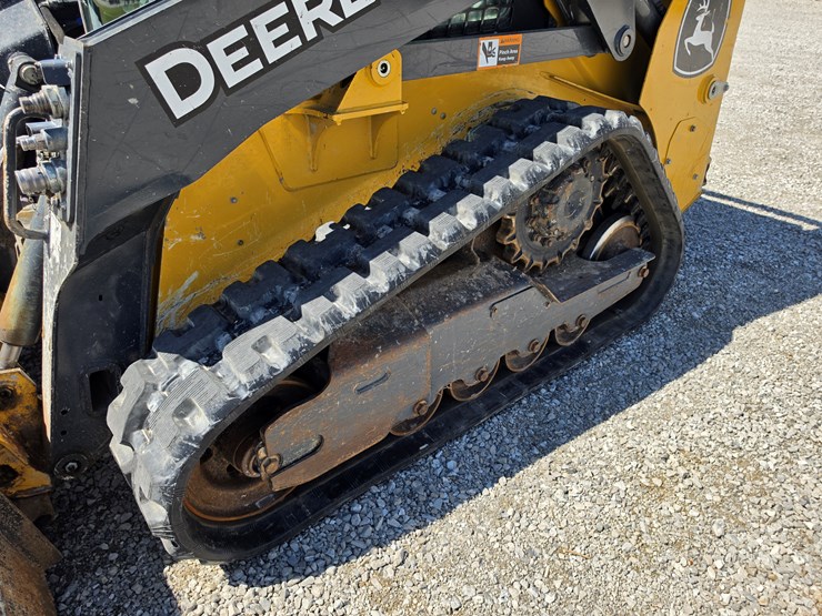 2023-deere-317g-image-22