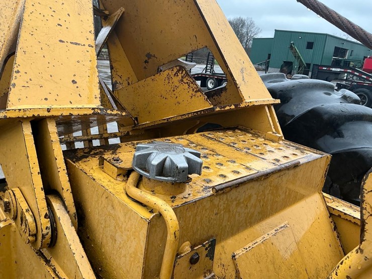 2012-deere-648-image-40