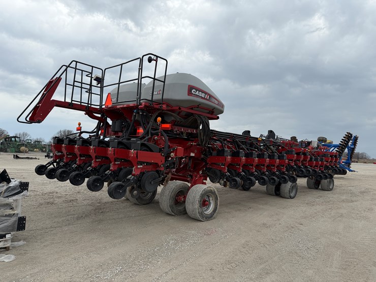 2013-case-ih-1265-image-10