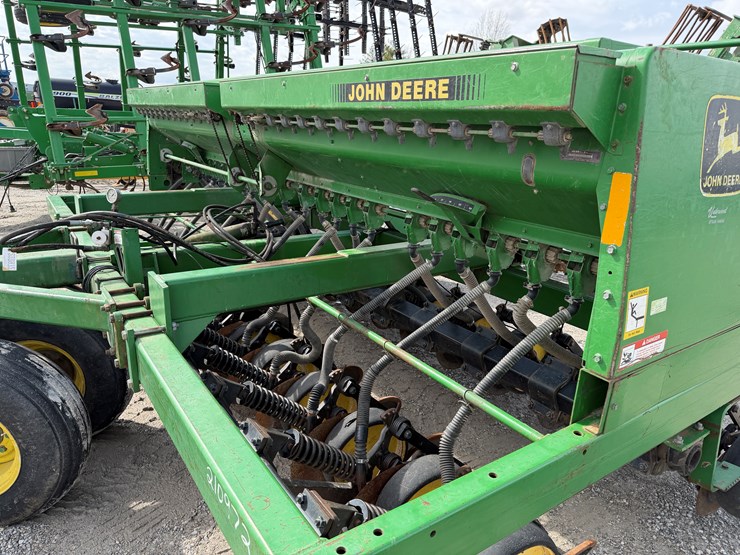 1992-john-deere-750-image-4