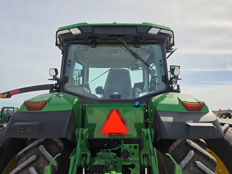 2021-john-deere-7r-210-image-9