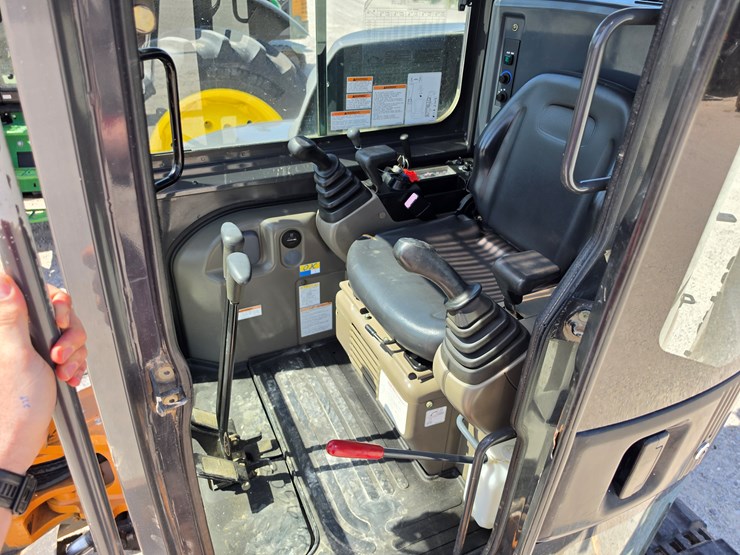 2008-case-cx50b-image-8