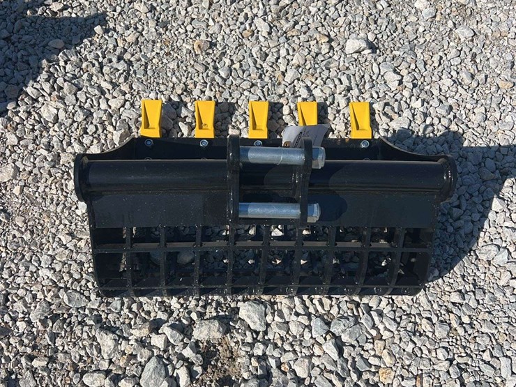 sdlanch-mini-excavator-rock-bucket-image-2