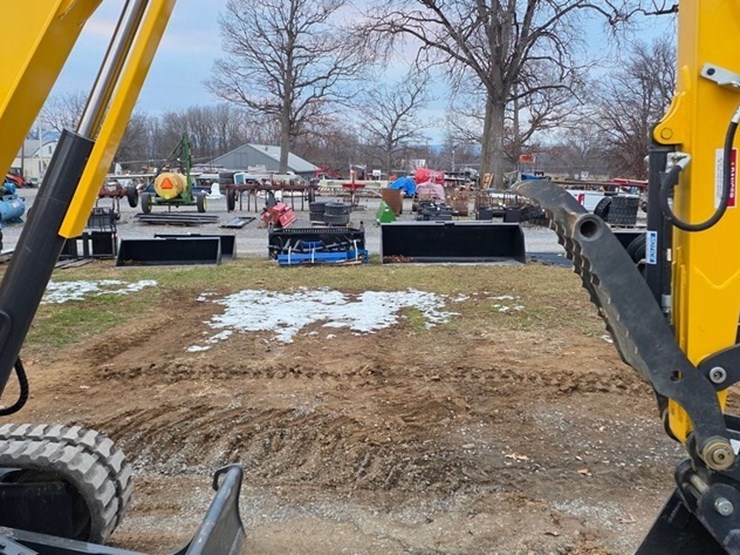 2020-new-holland-e57c-image-9