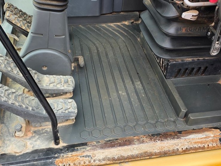 2018-caterpillar-m322f-image-64