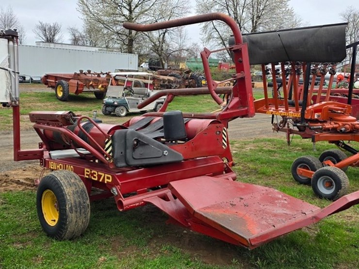 new-holland-b37p-image-3