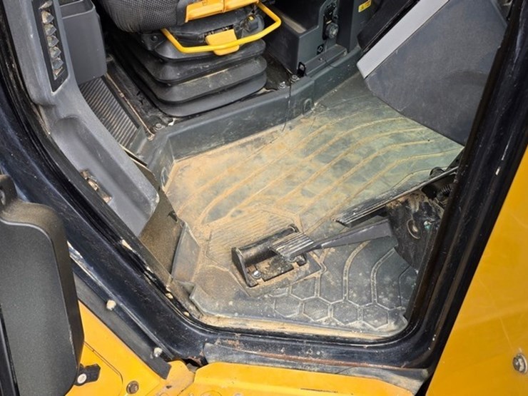 2021-caterpillar-d5-lgp-image-58