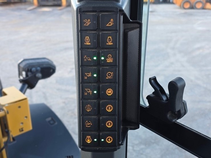 2024-caterpillar-930-image-77