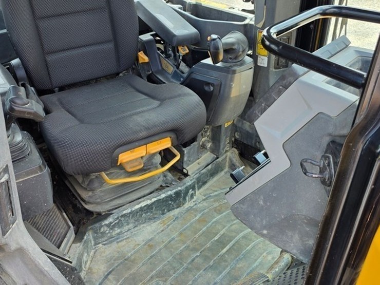 2021-caterpillar-d5-lgp-image-69