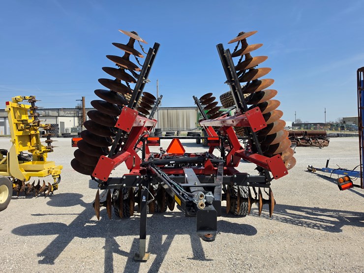 2021-case-ih-345-image-9