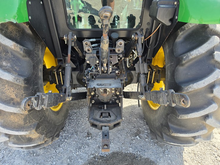 2009-john-deere-5101e-image-12