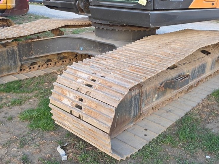 2022-case-cx250d-image-43