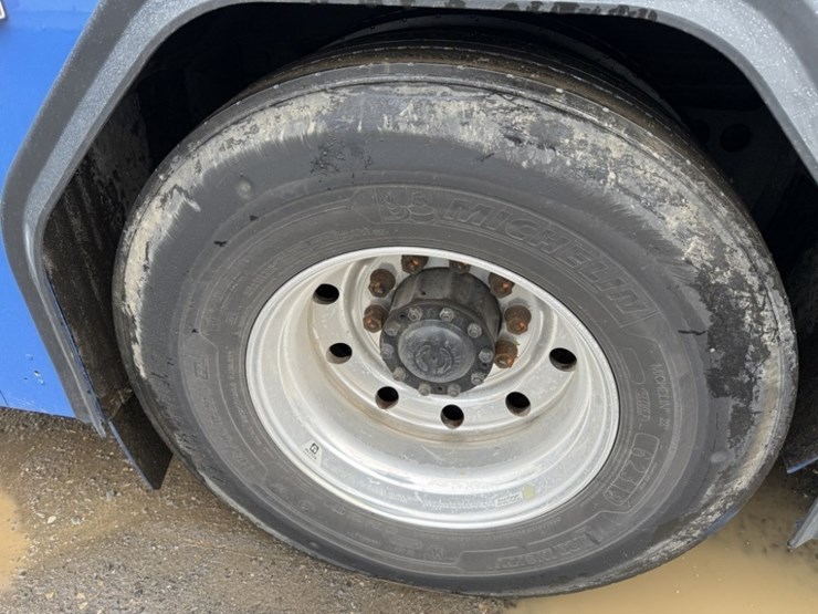 2012-gillig-40'-electric-transit-bus-image-11