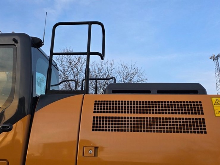 2022-case-cx250d-image-34