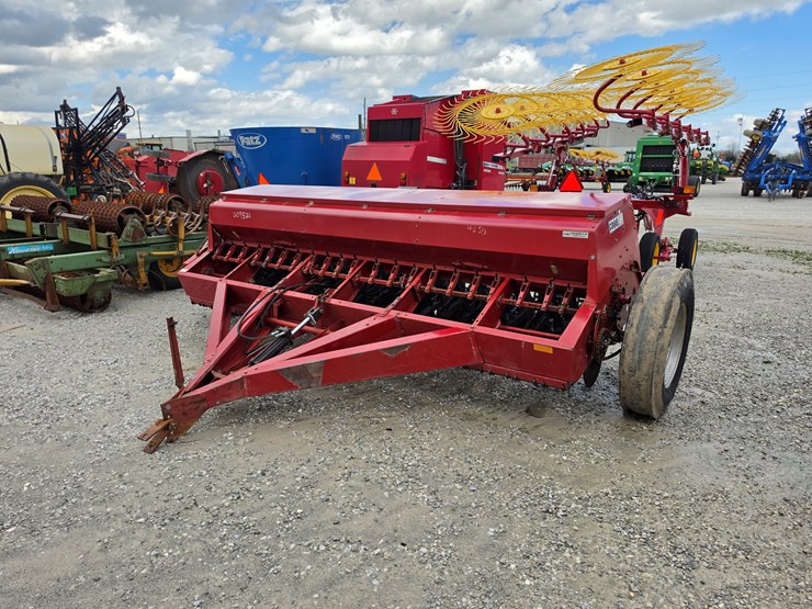 case-ih-5300-image-1