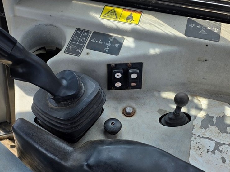 2012-caterpillar-d6t-xl-image-79