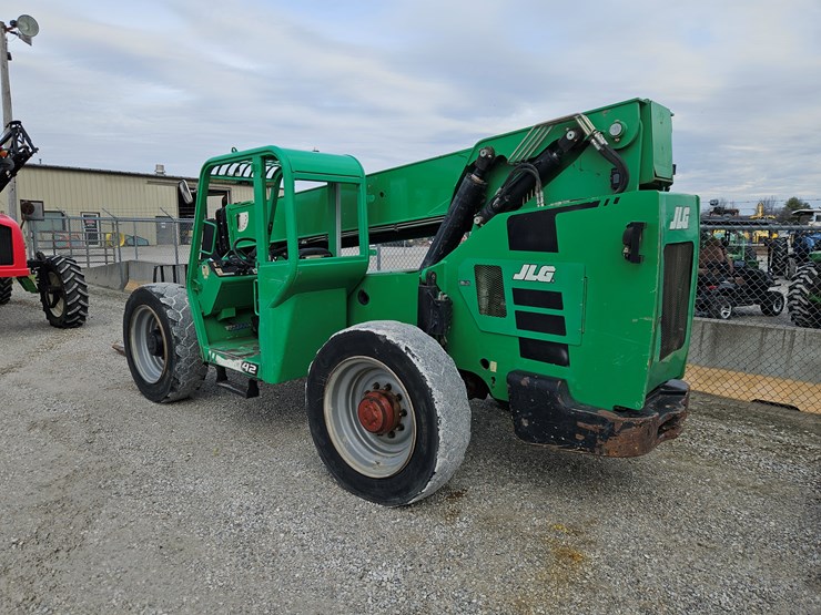 2016-jlg-8042-image-13