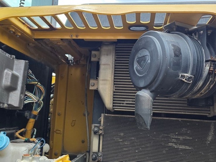 2010-caterpillar-312d-image-56