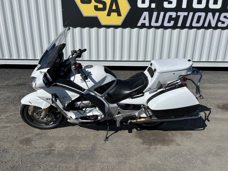 2009-honda-st1300-motorcycle-image-2