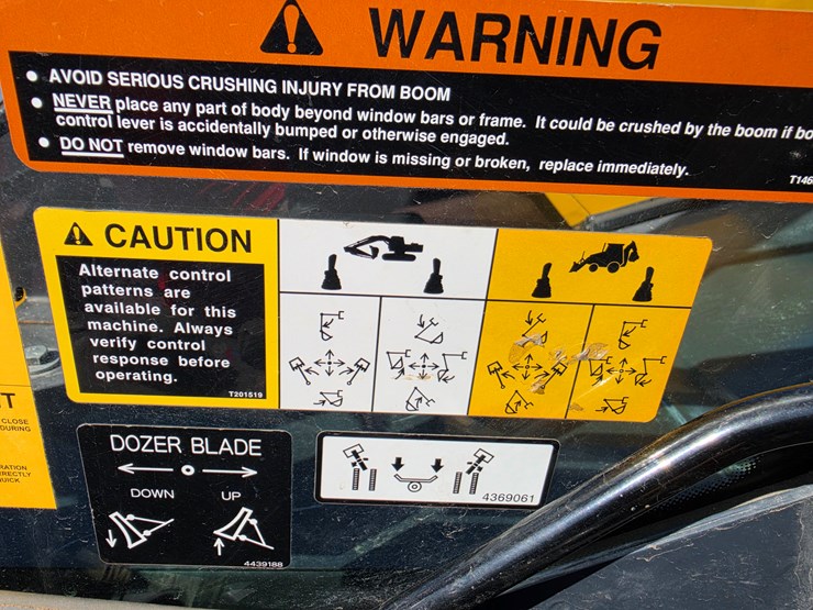 2018-deere-85g-image-12