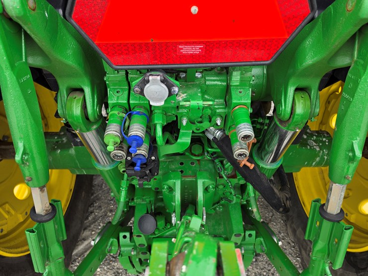 2023-john-deere-6155m-image-19
