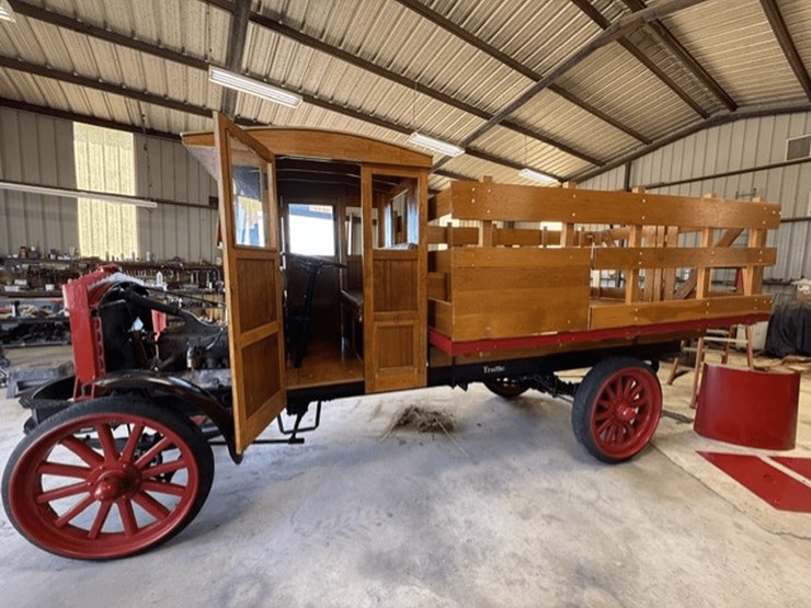1920-traffic-truck-image-6