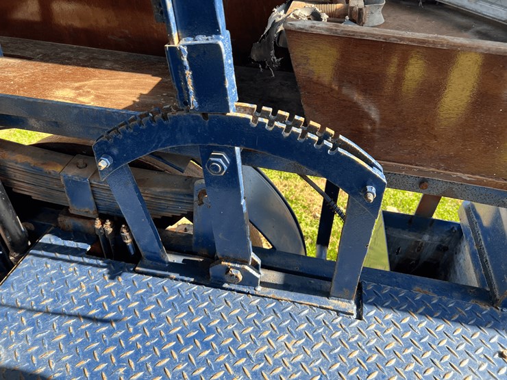 frick-steam-locomotive-with-track-image-114