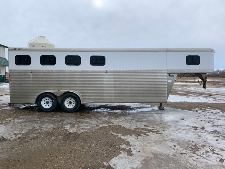 2003-exiss-sport-horse-trailer-image-4