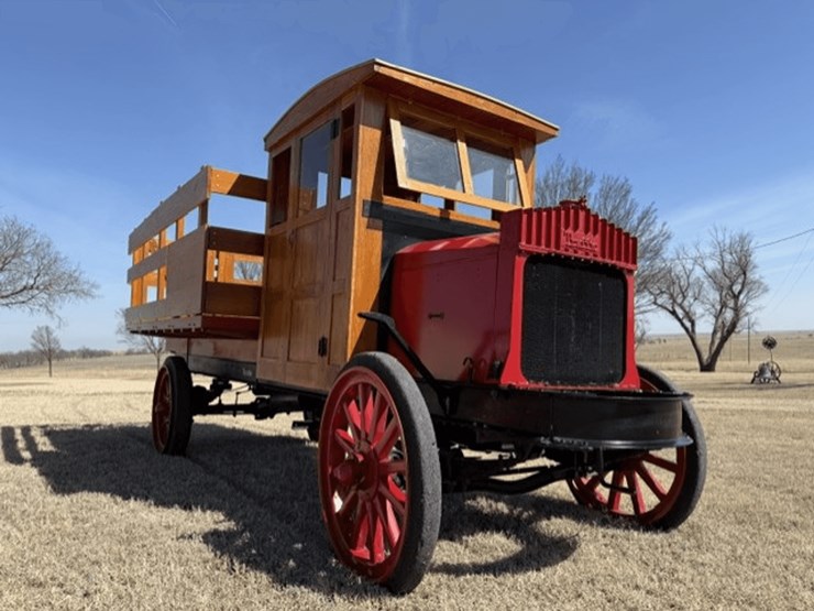 1920-traffic-truck-image-4