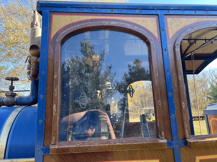 frick-steam-locomotive-with-track-image-191