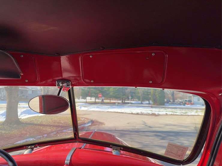 1937-international-d2-panel-truck-image-28