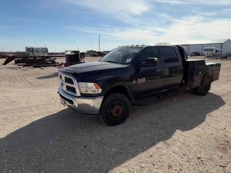 2015-ram-3500-tradesman-image-1