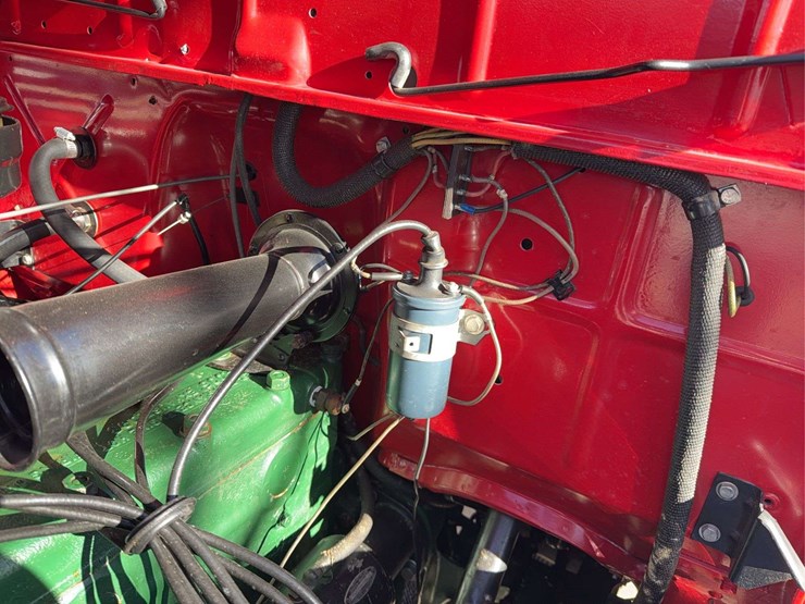 1937-international-d2-panel-truck-image-66