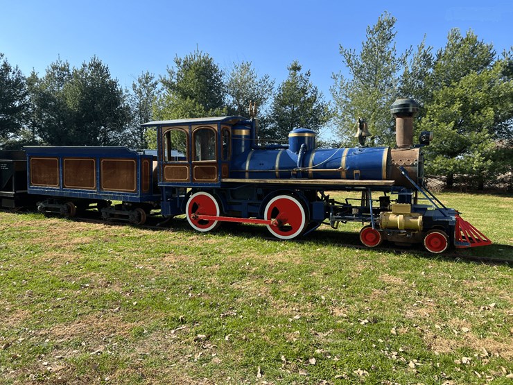 frick-steam-locomotive-with-track-image-10