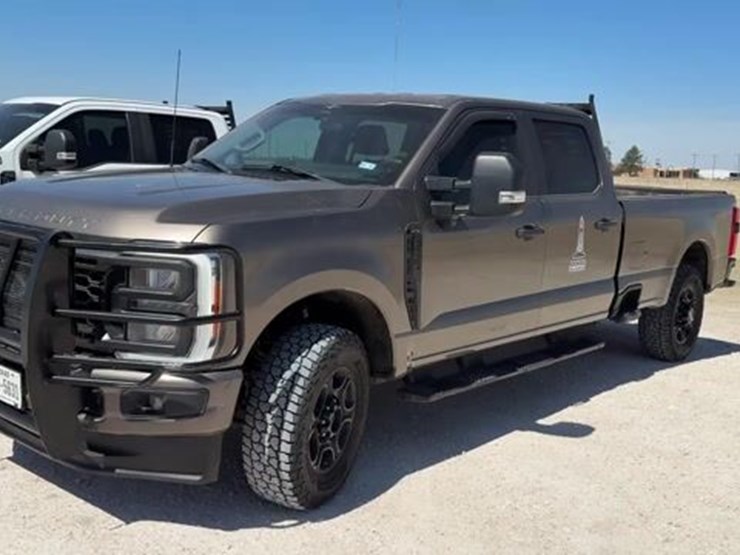 2023-ford-f250-image-1