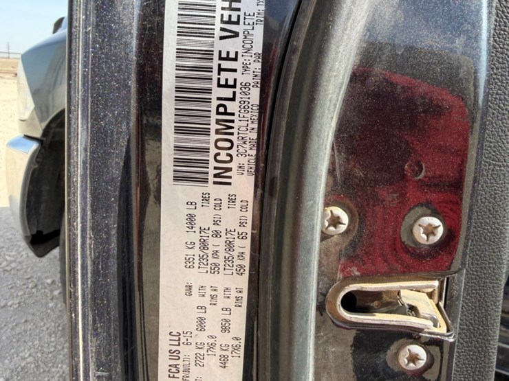 2015-ram-3500-tradesman-image-11