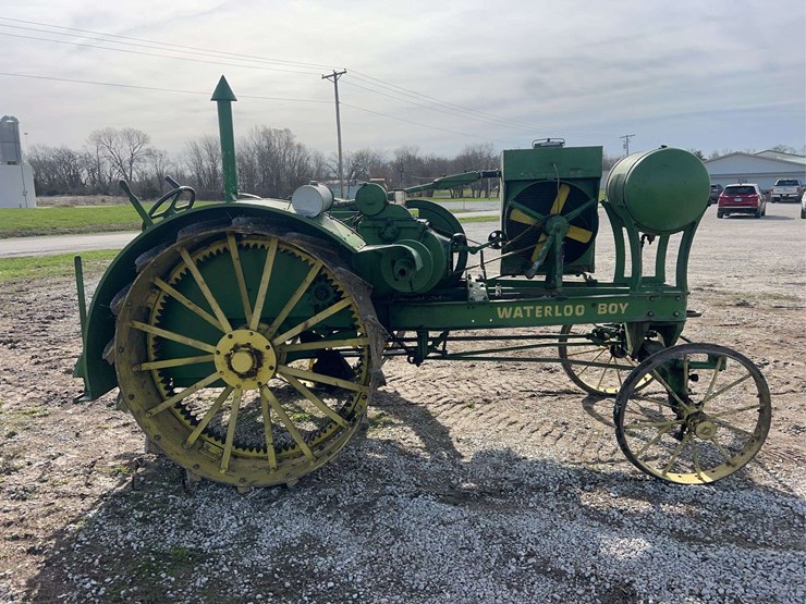 12-25-waterloo-boy-model-n-image-4