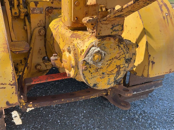 caterpillar-r2-image-26