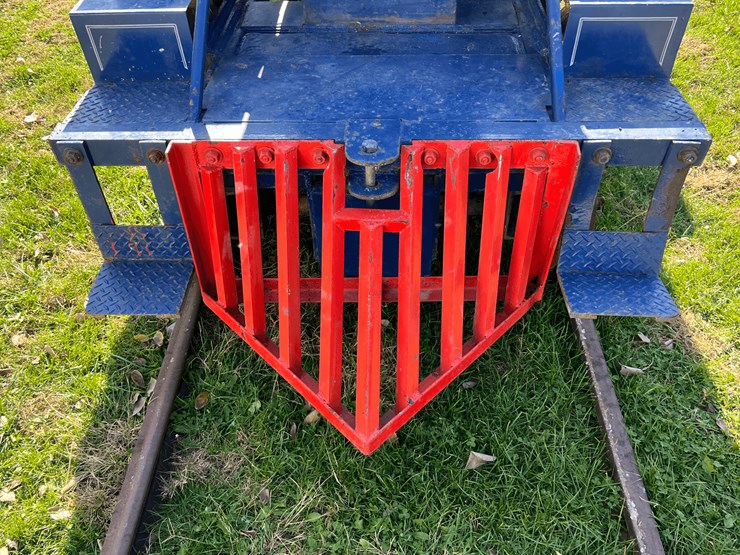 frick-steam-locomotive-with-track-image-21