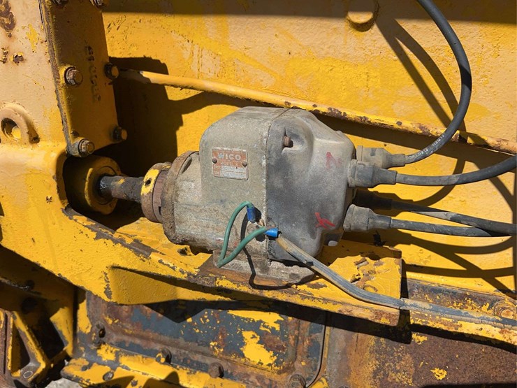 caterpillar-r2-image-40