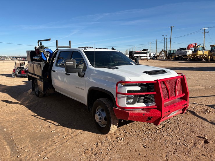 2024-chevrolet-silverado-3500hd-image-4