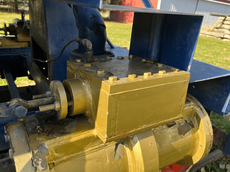 frick-steam-locomotive-with-track-image-31