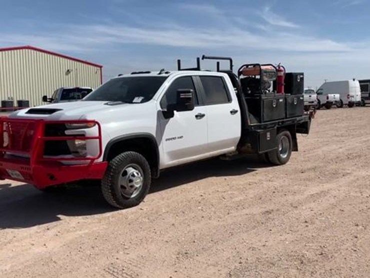 2024-chevrolet-silverado-3500hd-image-1
