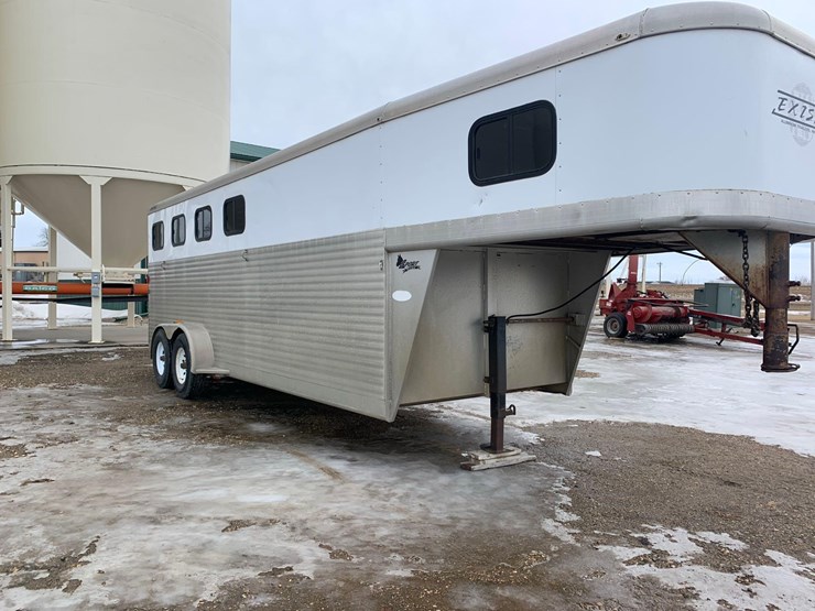 2003-exiss-sport-horse-trailer-image-3