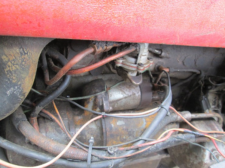 massey-ferguson-135-image-16