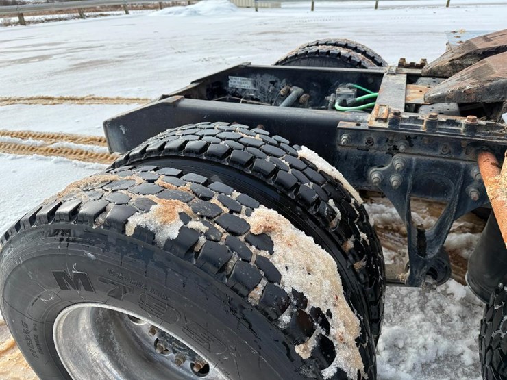 international-9900i-image-11