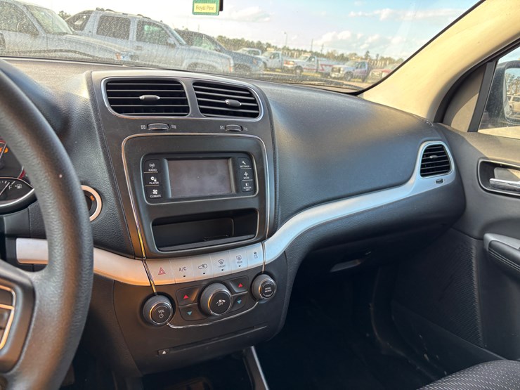 2014-dodge-journey-image-14