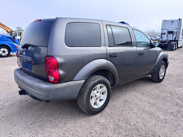 2004-dodge-durango-image-3