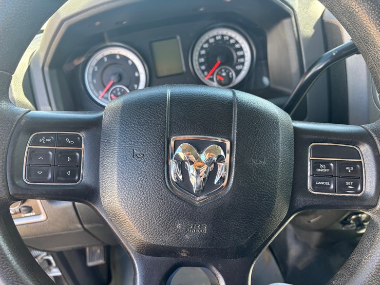 2015-dodge-2500-image-18